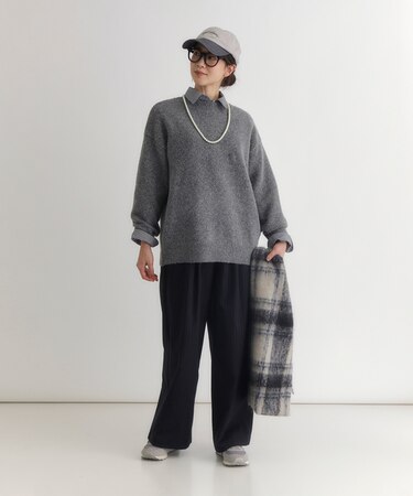 ハニーサックルローズ ボリュームクルーセーター