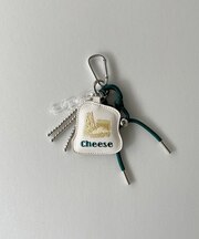 リトルモカダイカット刺繍チャームCHEESE