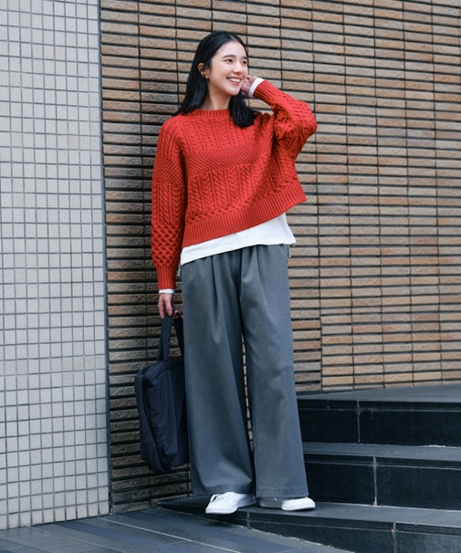 ハニーサックルローズ ケーブルショートセーター