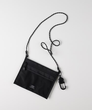 ライトオンベーシック カラビナ付ポリエステルサコッシュ