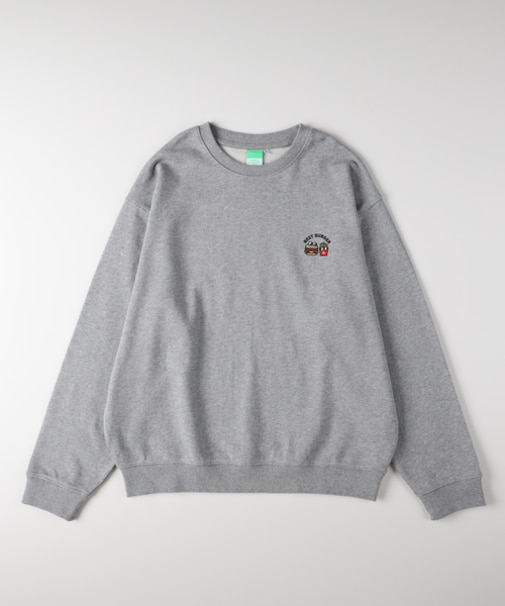 リファービッシュ ワンポイントロゴ刺繍クルーネックプルオーバー