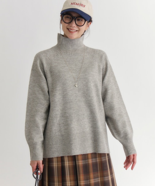 ハニーサックルローズ ハイネックセーター