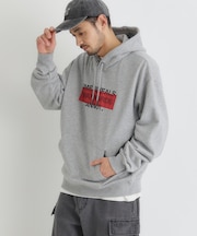 リファービッシュ スクリーンプリントプルオーバーパーカー