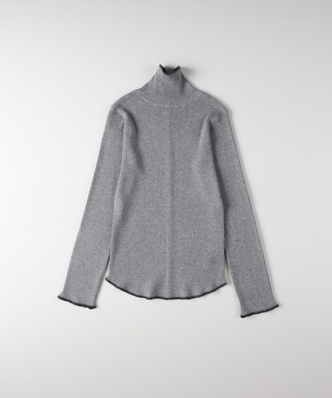 ハニーサックルローズ 配色ハイネックセーター