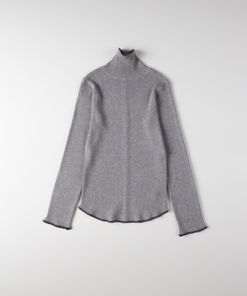 ハニーサックルローズ 配色ハイネックセーター