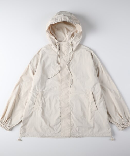 ハニーサックルローズ マウンテンパーカー