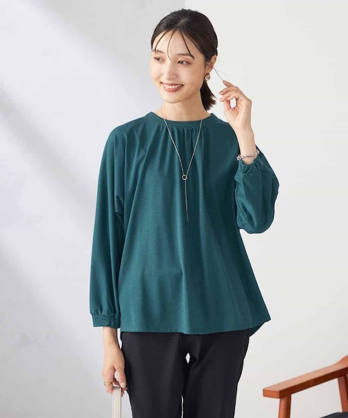 ギャザーネックドルマントップス