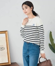 ワンポイント刺繍ケーブルニット