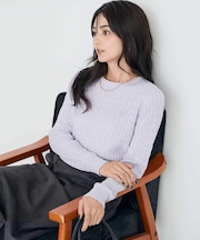 ワンポイント刺繍ケーブルニット