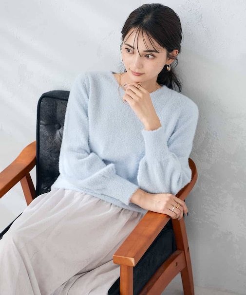 ヘアリーラメVネックニット