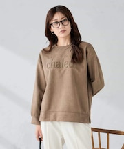 エンボスロゴスウェードトップス