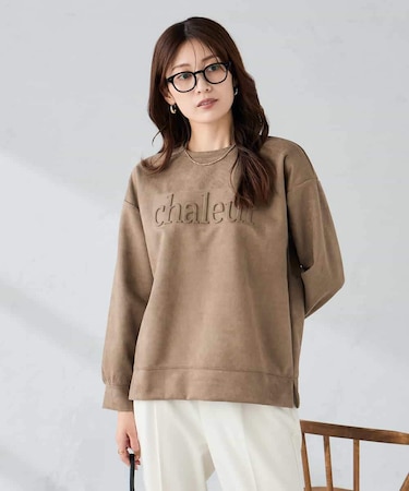 エンボスロゴスウェードトップス