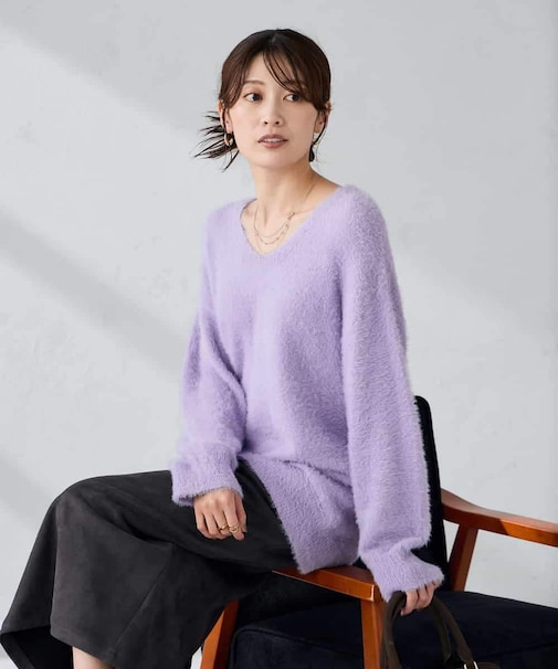 フェザーヤーンVネックニット