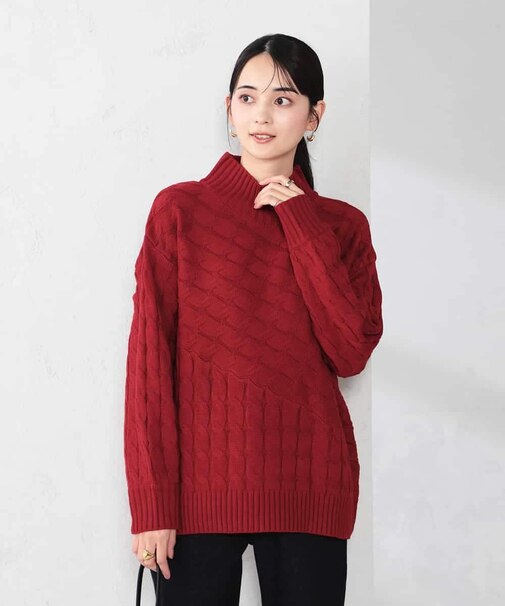 ケーブル編みバイアスデザインニット