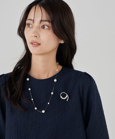 パールポイントロングネックレス