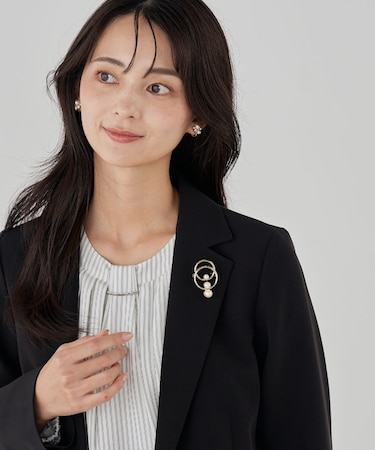 3連パールサークルブローチ