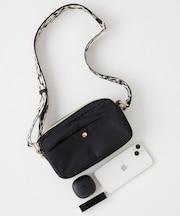 メニ?ポケットショルダーバッグ