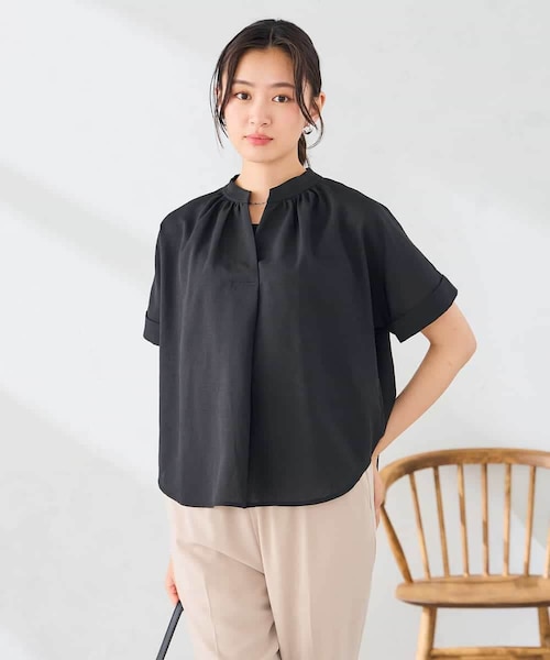 美品 トゥジュー リネンコットン ギャザーブラウス　紺 ボリューム袖 スキッパー 洗える】リネンライクスキッパーギャザーブラウス｜アー・ヴェ・ヴェの