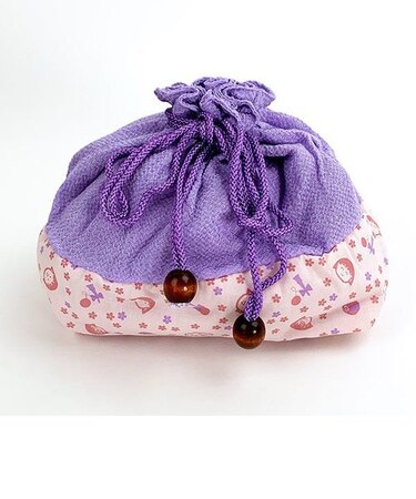 ちびまる子ちゃん 和小物シリーズ 紫 巾着 ポーチ 縮緬 和 小物入れ