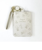 スヌーピー リール付きシングルパスケース エンボス チラシ 定期入れ ICカードケース