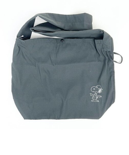 スヌーピー クシュクシュショルダーバッグ （ダークグレー) SNOOPY