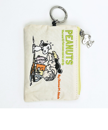 スヌーピー ALL刺繍パスポーチ アイボリー 定期入れ SNOOPY