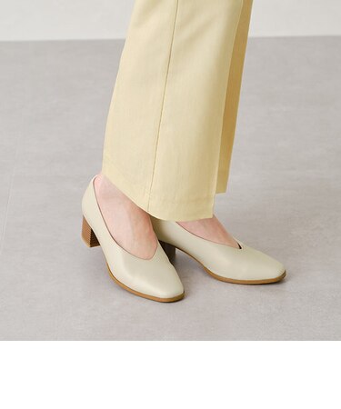 甲深チャンキーヒールパンプス