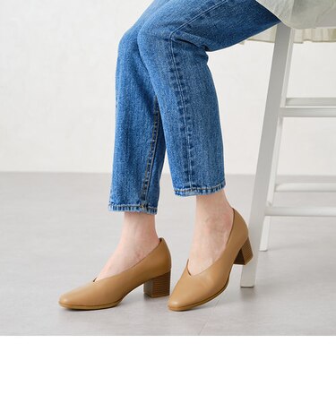 甲深チャンキーヒールパンプス