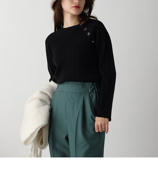 金ボタン付きケーブルラグランニット