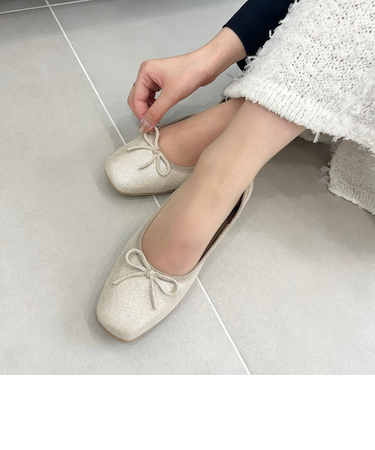 スクエアトゥバレエシューズ