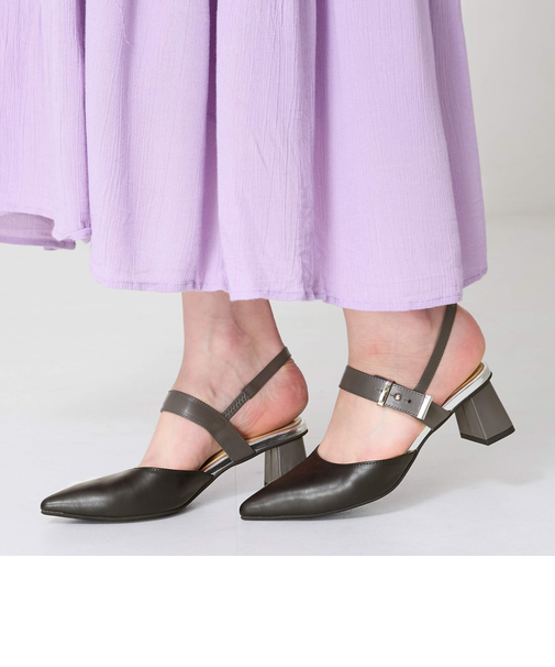 ポインテッドトゥボタンベルトパンプス/51118