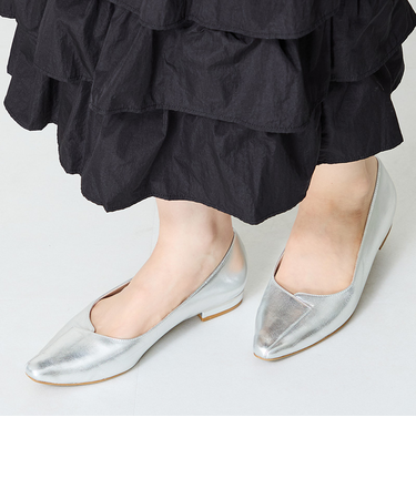 【WEB限定】アシンメトリーデザインフラットパンプス/55102