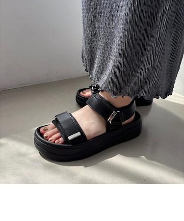 【軽量・Fit meサンダル】メタルパーツ厚底サンダル/51226