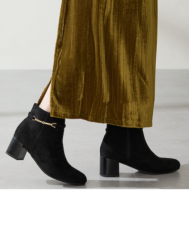 ビットモチーフショートブーツ