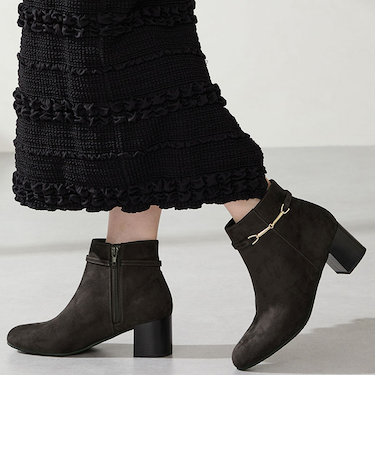 ビットモチーフショートブーツ