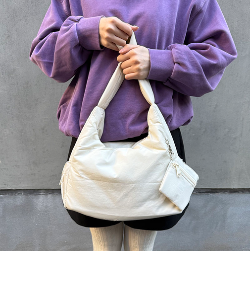 ミニポーチ付きナイロンバッグ