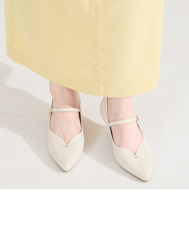 プチメタルパーツストラップヒールパンプス/62102