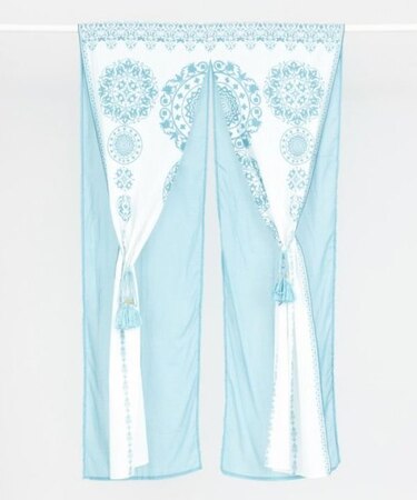 【チャイハネ】セレーネのれん