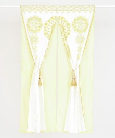 【チャイハネ】セレーネのれん