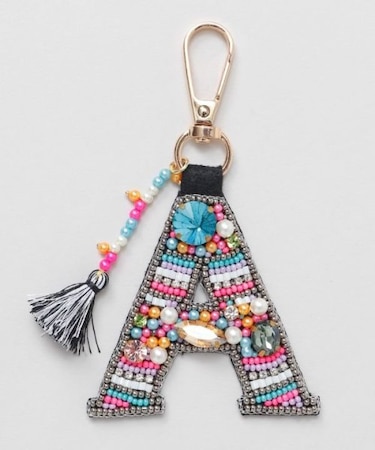 【チャイハネ】ビジューイニシャルチャーム