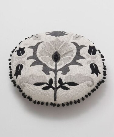 【チャイハネ】ニスタ刺繍ラウンドクッション