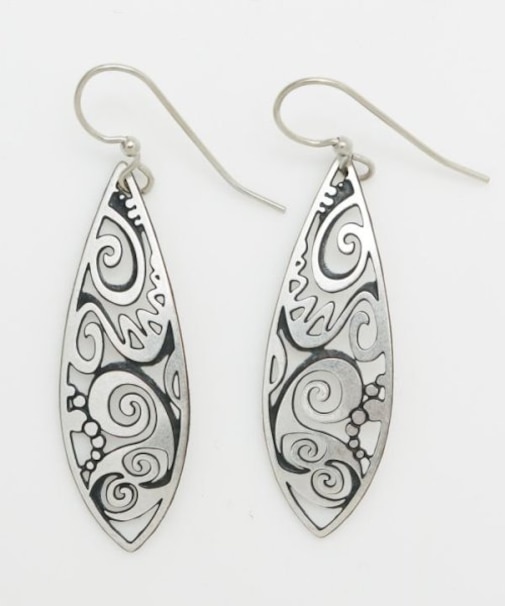 【カヒコ】【LEIGHTON　LAM】ポリネシアピアス