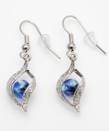 【カヒコ】ラニカイツイストリーフピアス