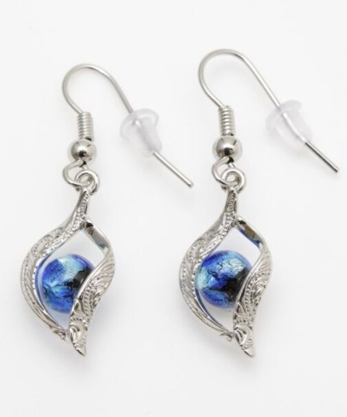 【カヒコ】ラニカイツイストリーフピアス