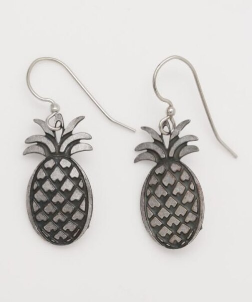 【カヒコ】【LEIGHTON LAM】パイナップルピアス