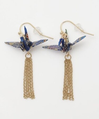 【カヤ】飛び鶴ピアス