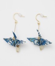 【カヤ】折鶴揺れピアス
