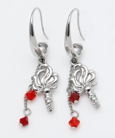 【カヤ】白金動物ピアス