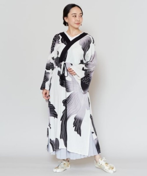 【カヤ】たゆたう金魚ならいワンピース