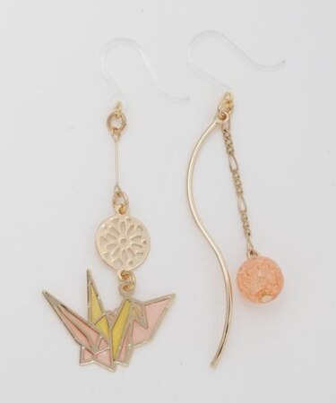 【カヤ】透かし吉祥ピアス